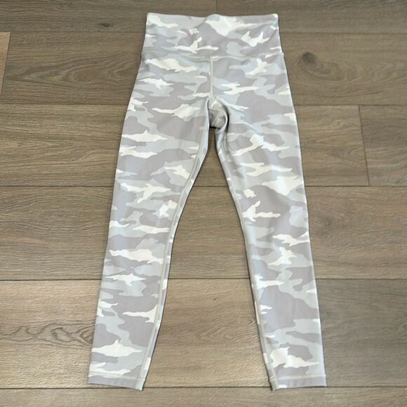 ATHLETA Taupe Gray Camo Elation 7/8 Tight Active Workout Gym Leggings Size XS - Picture 2 of 12